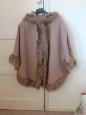 £18 • Buy Italian Cape Coat With Faux Fur Trim