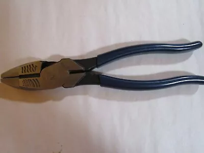 (klein-tools) #d213-9ne (9  High Leverage Side Cutting Pliers) (u.s.a. Flag Embo • $28.99