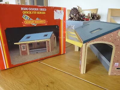 Hornby 00 Guage R506 Goods Shed (with Original Box) & R8005 Signal Box • £17