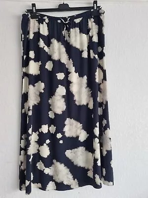 Maxi Skirt Size 18 • £4.25