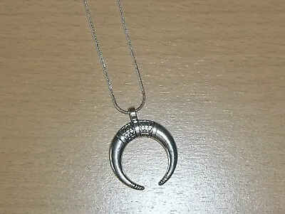 TIBET SILVER CRESCENT MOON OX HORN PENDANT & 20inch CHAIN GREAT DETAIL • £1.20