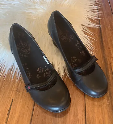 Merrell Womens Petunia Black Wedge Shoes Leather Size 6.5 • $25