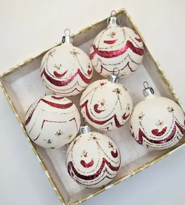 6 White And Red Vintage Frosted Glass Ornaments Decorative Glitter Snowflakes • $19.99