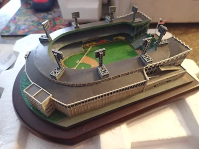 $49.99 • Buy Polo Grounds- New York Giants - Danbury Mint - COA Retired In Box