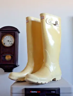 Hunter Tall Lemon Yellow Rubber Rain Rubber Boots Wellies 9  GUC • $33.33