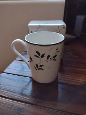 Mikasa/Christopher Stuart Holiday Splendor Green Holly White Bone-China Mug NIB • $14.99