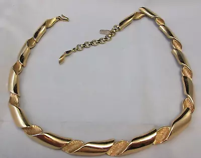 Vintage Monet Signed Chunky Chain Link Choker Necklace Smooth/Textured Gold Tone • $19.99