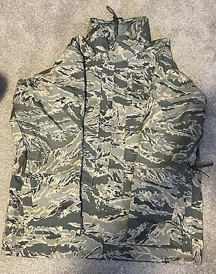 USAF Parka Military Apecs Parka Camo Camouflage Hood Medium 8415-01-547-3513 • $44.99