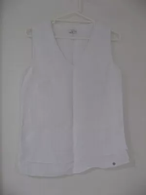 W Lane Sleeveless White V-neck Linen Top Size 8 • $10