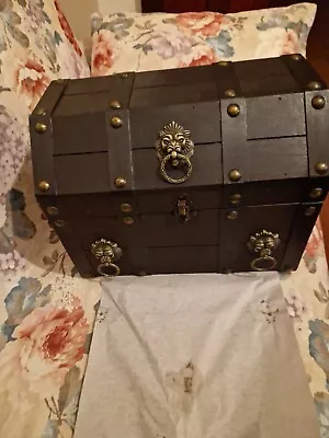 BRYNNBERG Wooden Pirate Treasure Chest Lionshead L 31x18x18cm Decorative Stora • £30