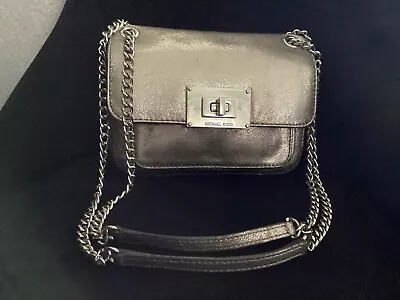 Michael Kors Bags Purse Fancy Women Silver Modern Popular Comfortable Girls￼ • $29.99