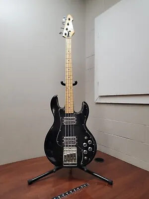 Peavey T-40 4-String Bass Black Finish Maple Fretboard C-x • $899.99