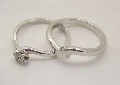 £745.80 • Buy Lovely 9 Carat White Gold Matching Fitted Wedding & O.33 Carat Diamond Solitaire