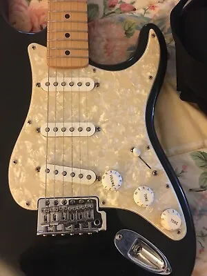 Vintage Fender Stratocaster • $850