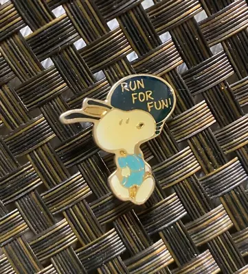Vintage Charlie Brown Snoopy Run For Fun! Playing Collectible Enamel Pin Rare • $9.74