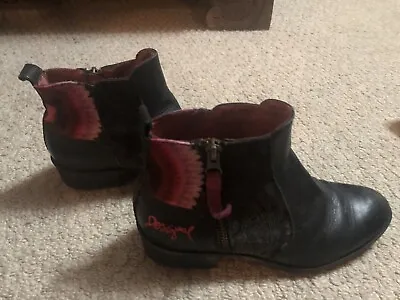 £30 • Buy Black Desigual Boots With Pink Design  Size 36 UK 3