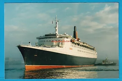 Original Postcard Size RP  Cunard Line QUEEN ELIZABETH 2 Portside • £1.25