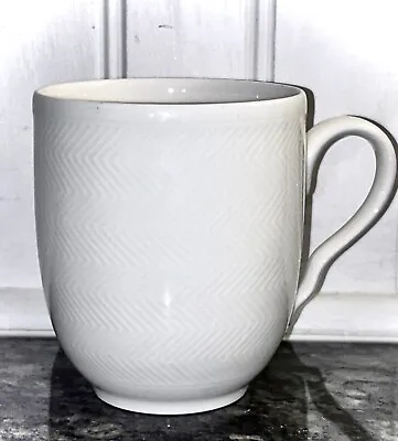 Villeroy & Boch LOOK Mug 3 3/4” Qty 1 White Herringbone Porcelain Luxembourg EUC • $34.99