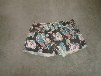 Vintage Havana Floral Shorts Size Large • $7.99