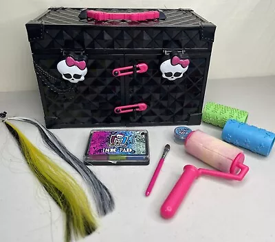 Monster High 2013 Monsterfy Make Up Kit Case Box Carry On W/ Accessories • $33.99