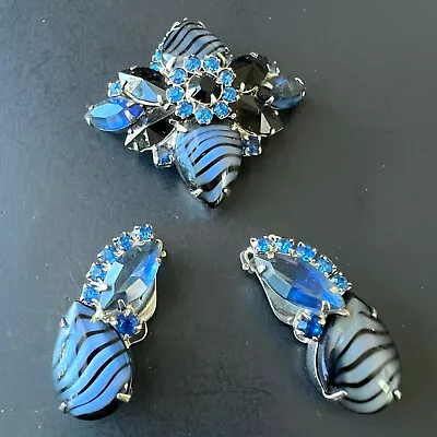 D&E JULIANA Vintage Blue Striped Glass Flower Brooch Pin & Earrings SET A920 • $16.38