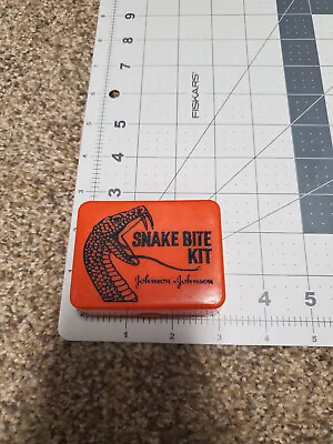 SNAKE BITE KIT VINTAGE JOHNSON & JOHNSON Has All Parts • $15.99