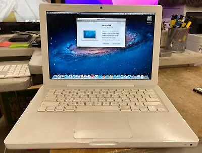 Apple MacBook 13-inch August 2008 2.4GHz Intel Core 2 Duo (MB403LL/A) • $135