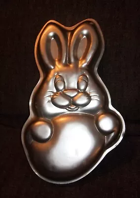 Used Vintage CUTE! 1979 Wilton 502-1913 Easter Bunny Rabbit Party Cake Pan And & • $8.50