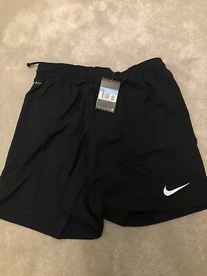 Men’s Nike Running Shorts Medium • £15