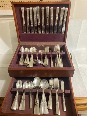 $200 • Buy Vintage Rare Oneida Community Silverware Silverplate 130 Pc Mixed Set Wood Chest
