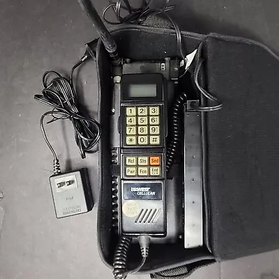 VINTAGE MOTOROLA MOBILE TELEPHONE PORTABLE BRICK CAR PHONE RETRO '80s 4800X PROP • $150