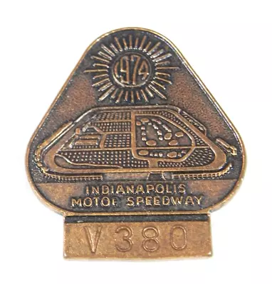 1974 INDIANAPOLIS INDY 500 PIT PASS BADGE Bronze PRESS MEDIA PIN Pinback NICE! • $39.50
