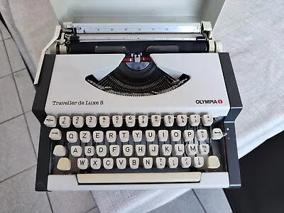 Vintage Working Olympia Traveller De Luxe Typewriter • £256.28