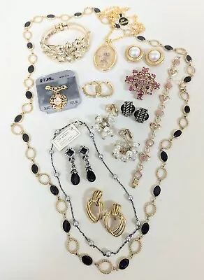 Vintage Jewelry Lot Gold Tone Rhinestone Faux Pearl Clip On Earrings Necklace  • $22.50