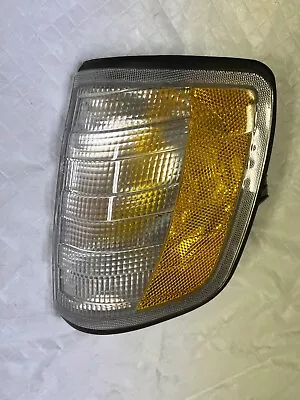 $75 • Buy MERCEDES W124 OEM Front Right Headlight Turn Signal 1315106905