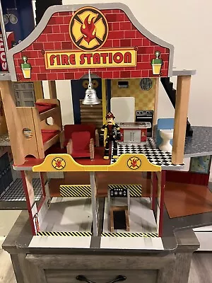 Kidkraft  Wooden Fire Station  Large Vintage ? • $75