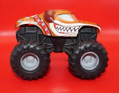 Hot Wheels Monster Jam Truck Rev Go Monster Mutt • $8.99