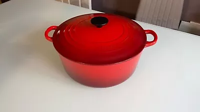Le Creuset Enamelled Cast Iron Round Casserole Dish Pot  28cm Cerise Red • £99.99