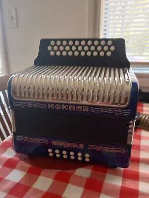 Hohner Corona II GCF {sol] • $790