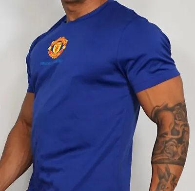 Men's Polyester Blue  Manchester United  T-shirt L • $10.19