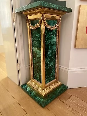 Malachite Stand • £1000