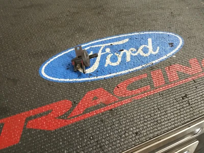 $18.93 • Buy 87  93 1998 Mustang Small Vacuum Tree Ac Vent Defrost Valve Oem Ford V8