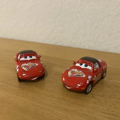 DISNEY PIXAR CARS MIA & TIA TWINS MOVIE MOMENTS WORLD OF CARS Superfan Red • $28.99