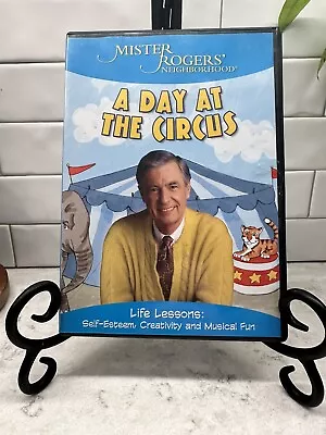 Mister Rogers Neighborhood - A Day At The Circus (DVD 2005) • $10