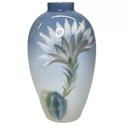 Vintage 1940 Royal Copenhagen Porcelain 2672 47A Cactus Flower Bud Vase • $40