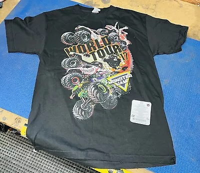 A33- Monster Jam - World Tour 2017 T-shirt - Size Med Grave Digger Zombie More • $13.95