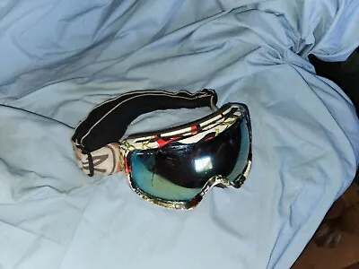 Von Zipper Dojo Ski Goggles. ( Inner Lens Is Cracked)  • $24