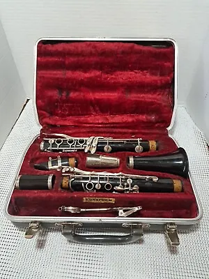 Vintage Selmer Bundy  Clarinet W/ Hard Shell Case. Sold As Is • $83.99