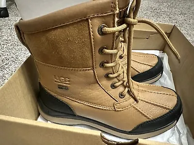 Ugg • $110