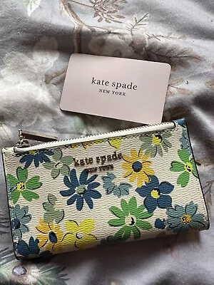 Kate Spade Flower Compact Purse  • £15